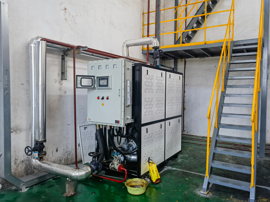 反應(yīng)釜加熱-120KW電加熱導(dǎo)熱油爐，運(yùn)用于化工廠導(dǎo)熱油升溫，整體設(shè)備防爆，出具配套的有機(jī)熱載體爐證書，保障化工行業(yè)的升溫安全穩(wěn)定